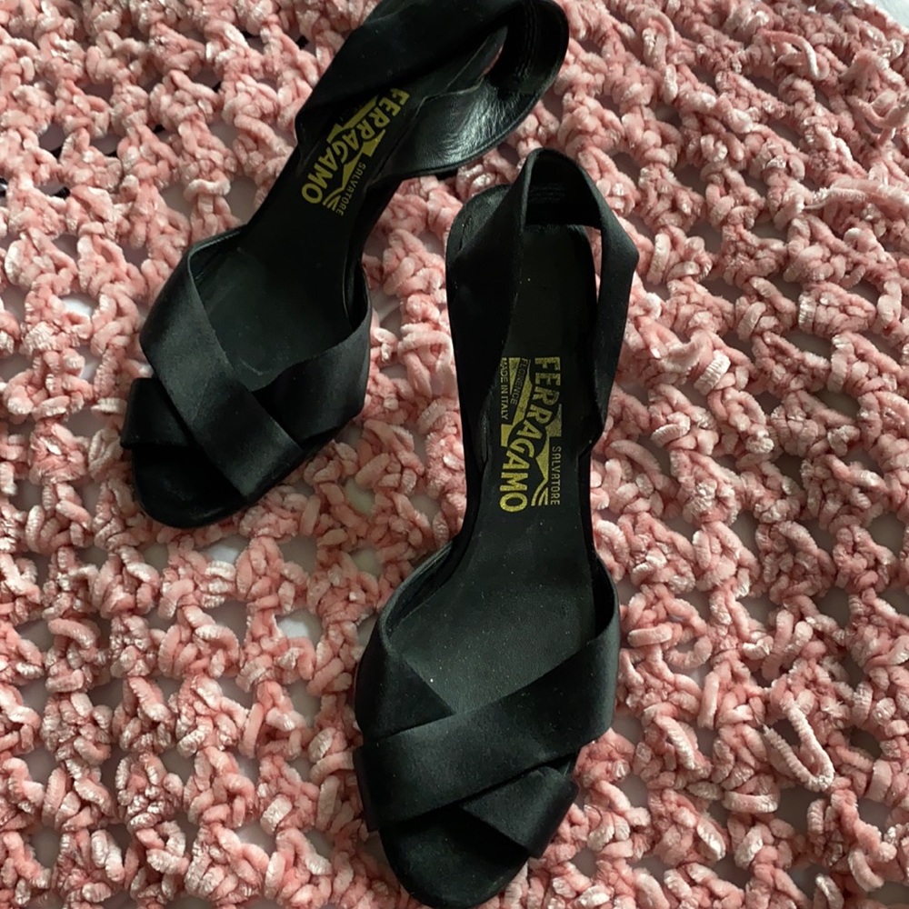 Exquisite Ferragamo silk heels
